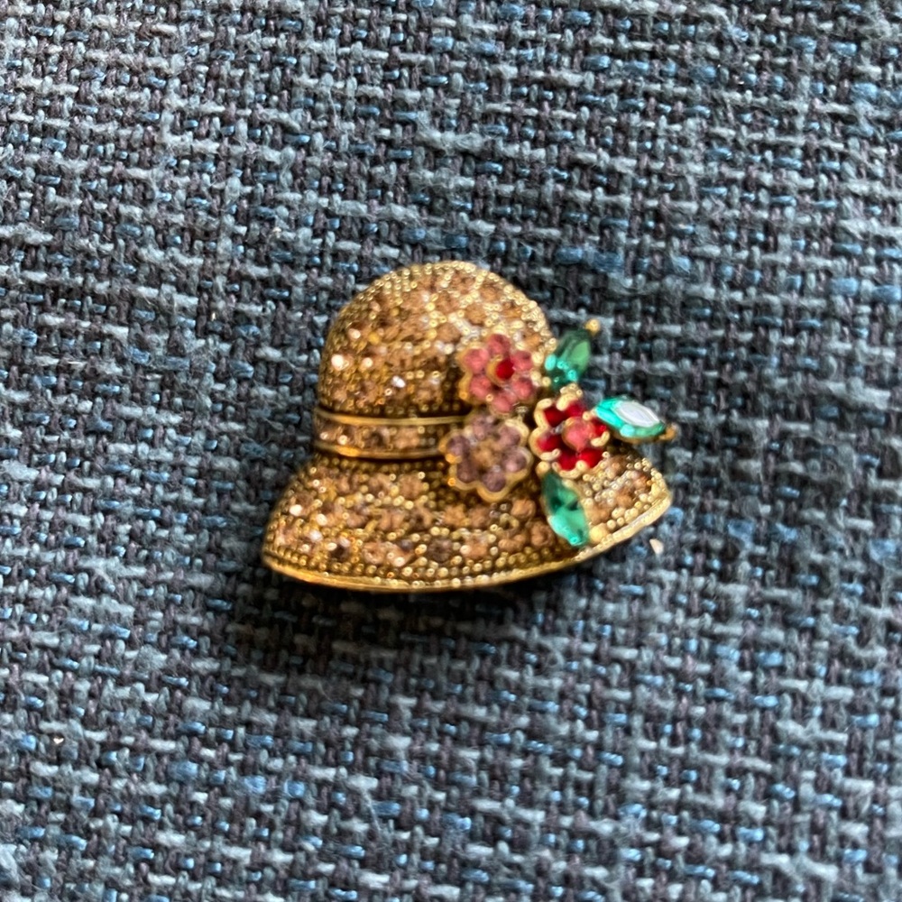 Vintage summer flower hat rhinestone gold toned brooch pin
